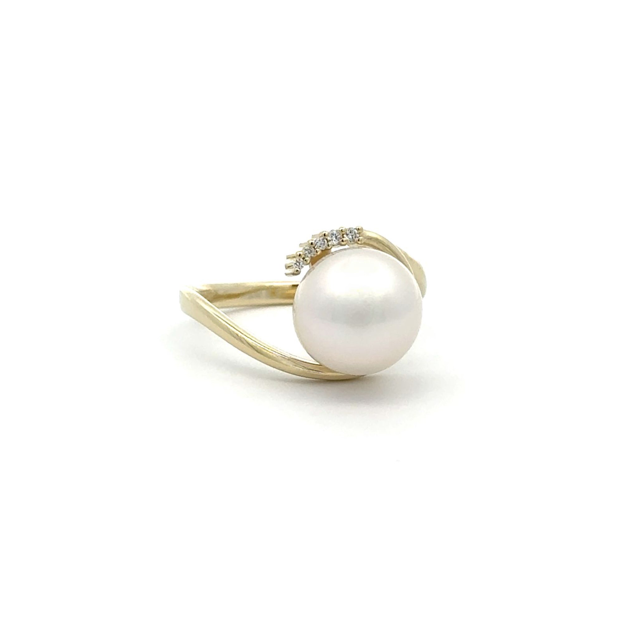 9K Yellow Gold Australian South Sea Cultured 10 -11 mm Pearl and Diamond Ring