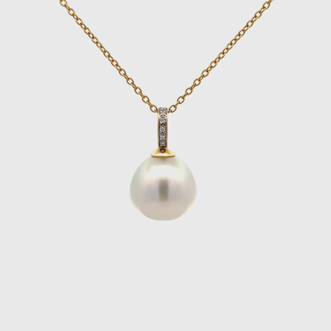 18K Yellow Gold Australian South Sea 15-16mm Cultured Pearl and Diamond Pendant