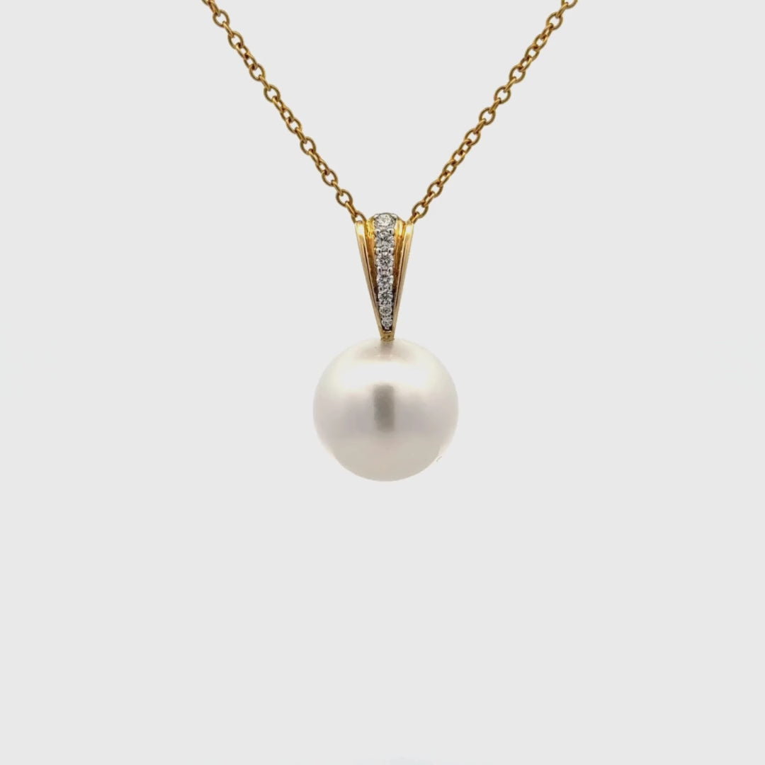 18K Yellow Gold Australian South Sea Cultured 15-16mm Pearl and Diamond Pendant