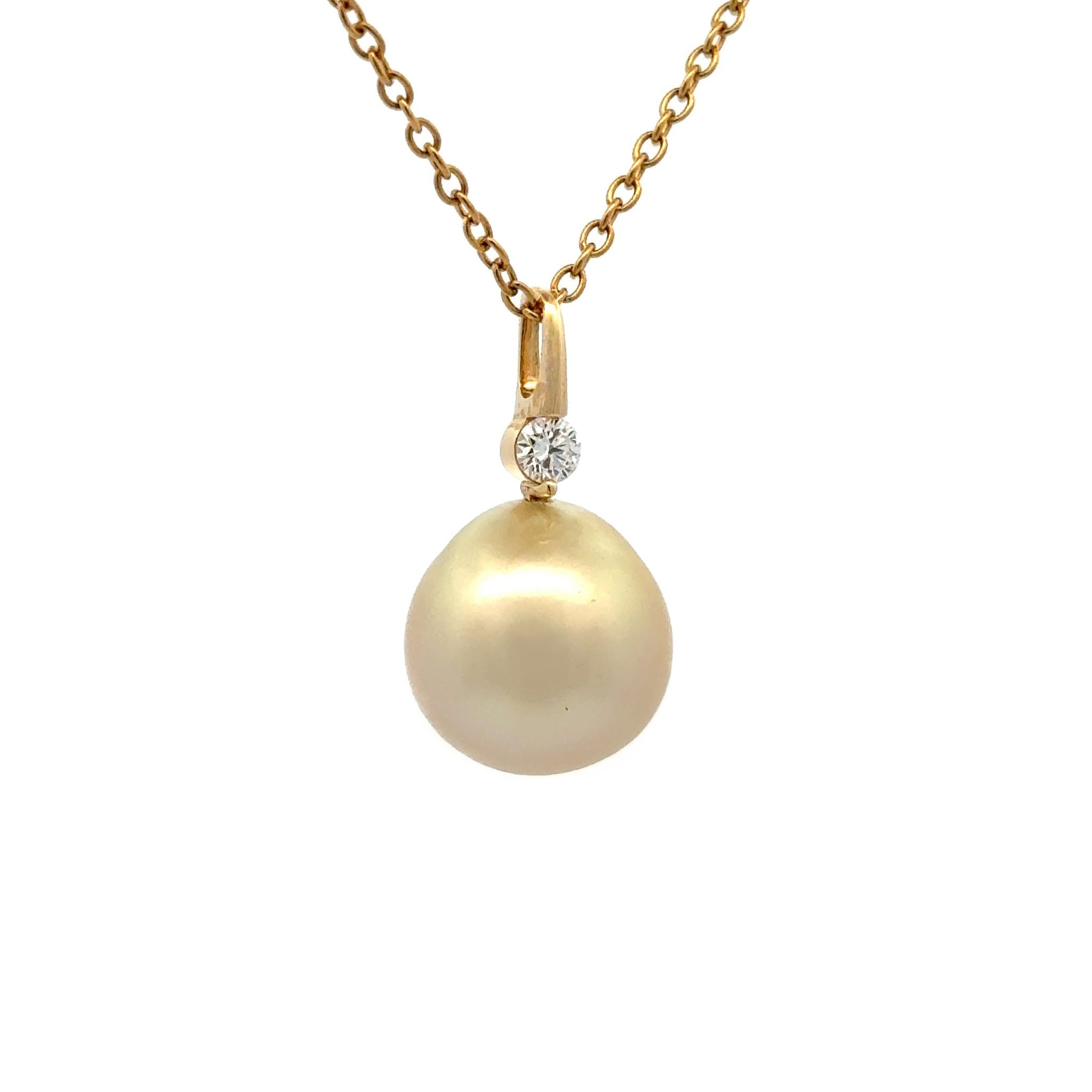 18K Yellow Gold South Sea Cultured 13-14mm Diamond Pearl Pendant