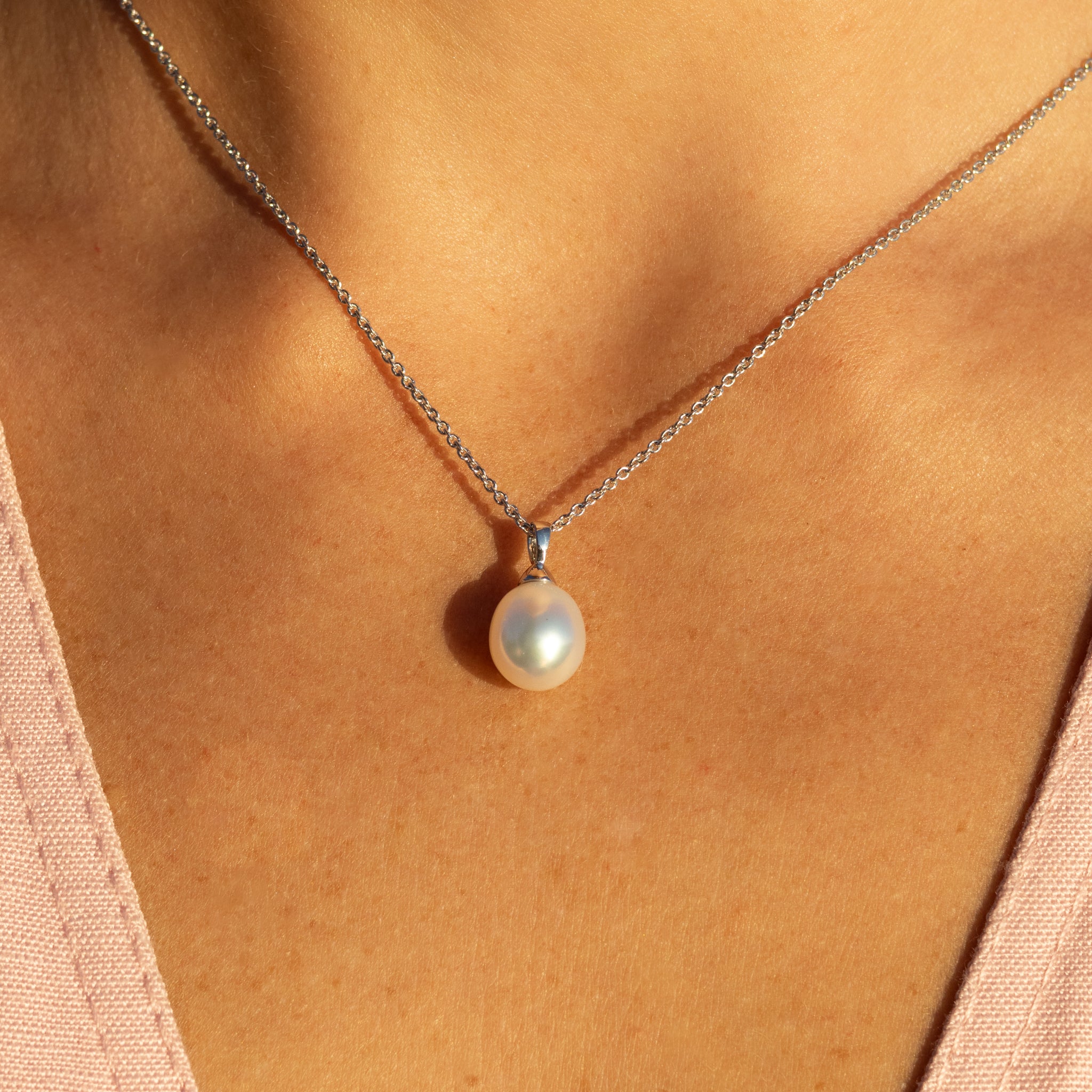 9K White Gold Australian South Sea 10-11mm Cultured Pearl Pendant