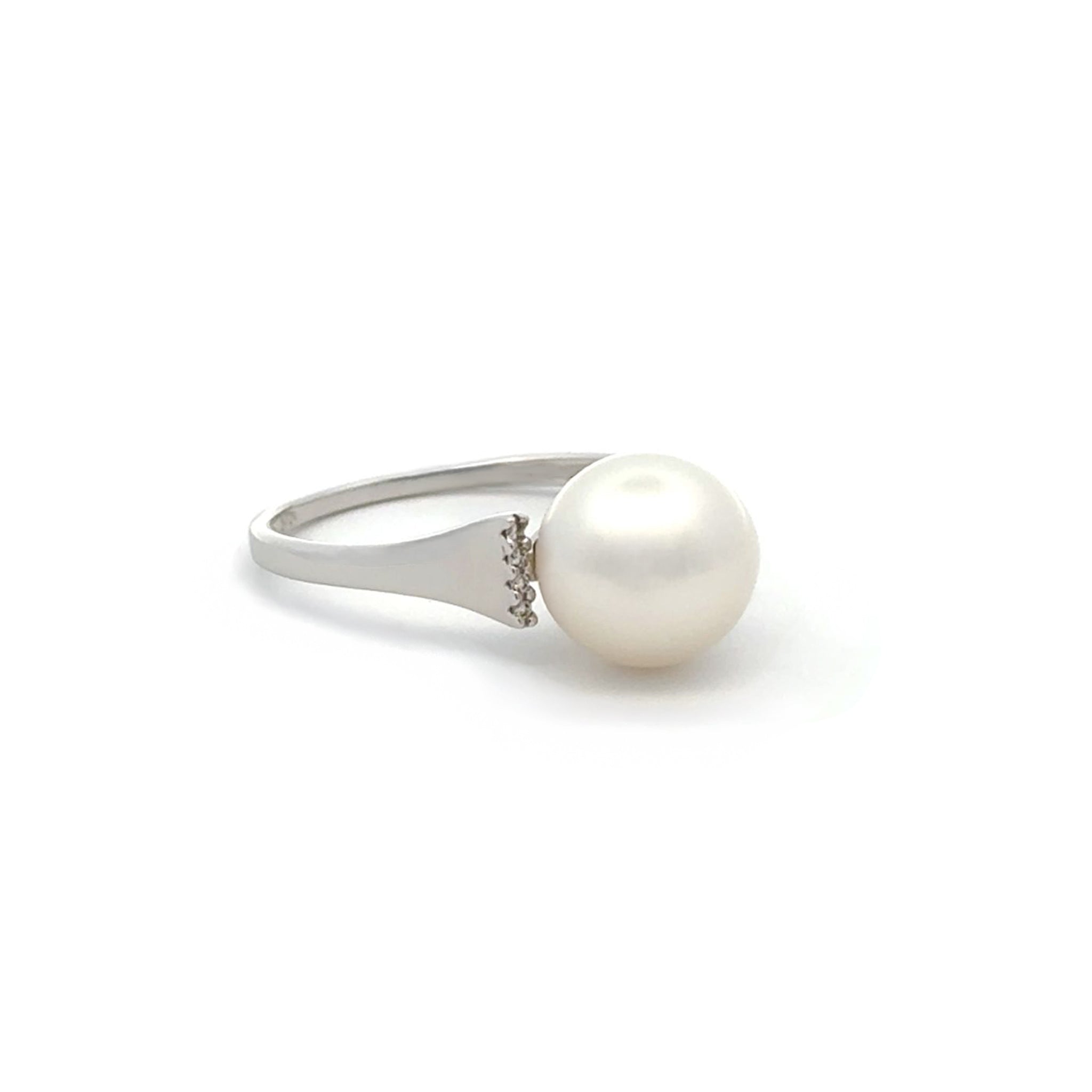 9K White Gold Australian South Sea 9 -10 mm Cultured Pearl and Diamond Ring