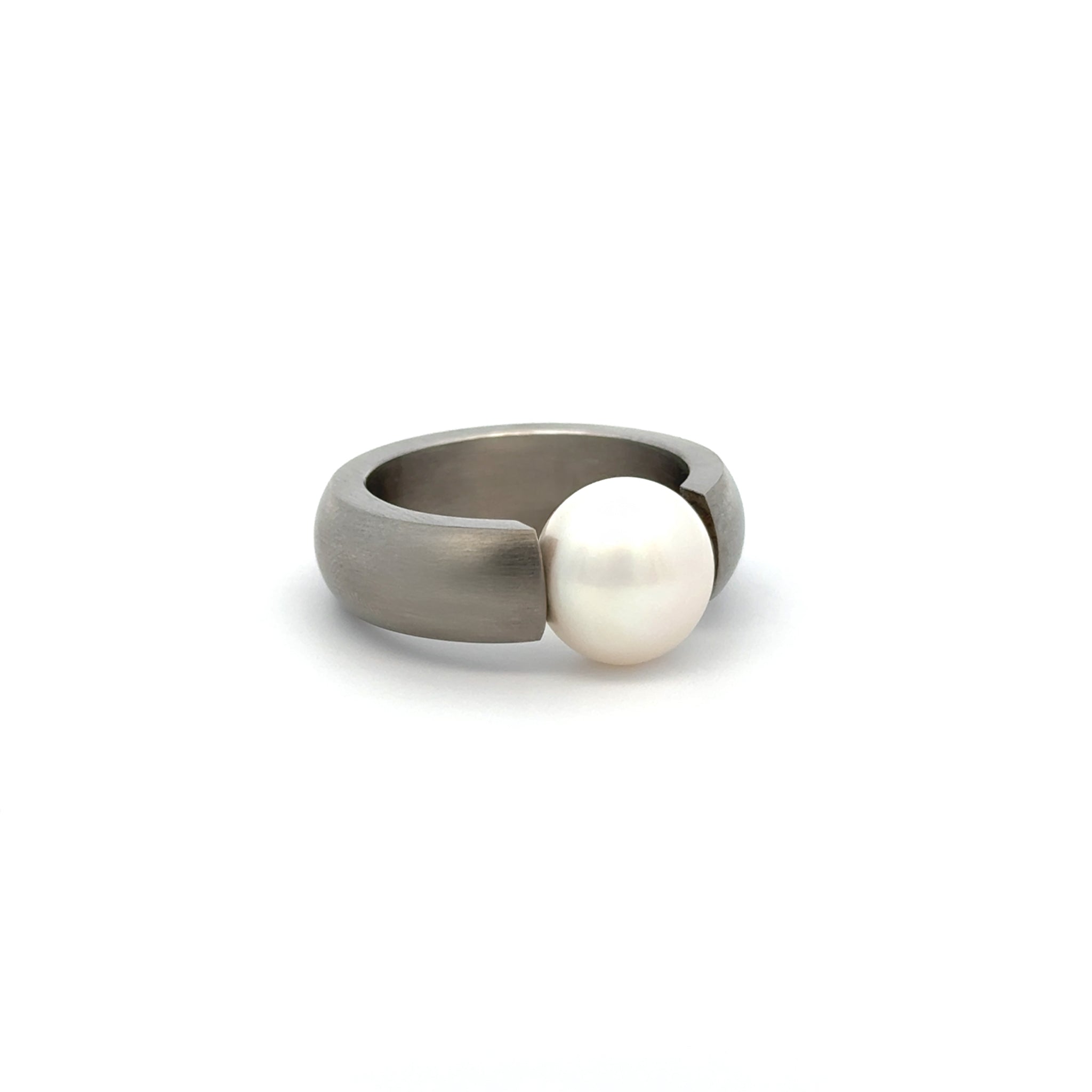 Stainless Steel White 10-10.5mm Freshwater Pearl Ring