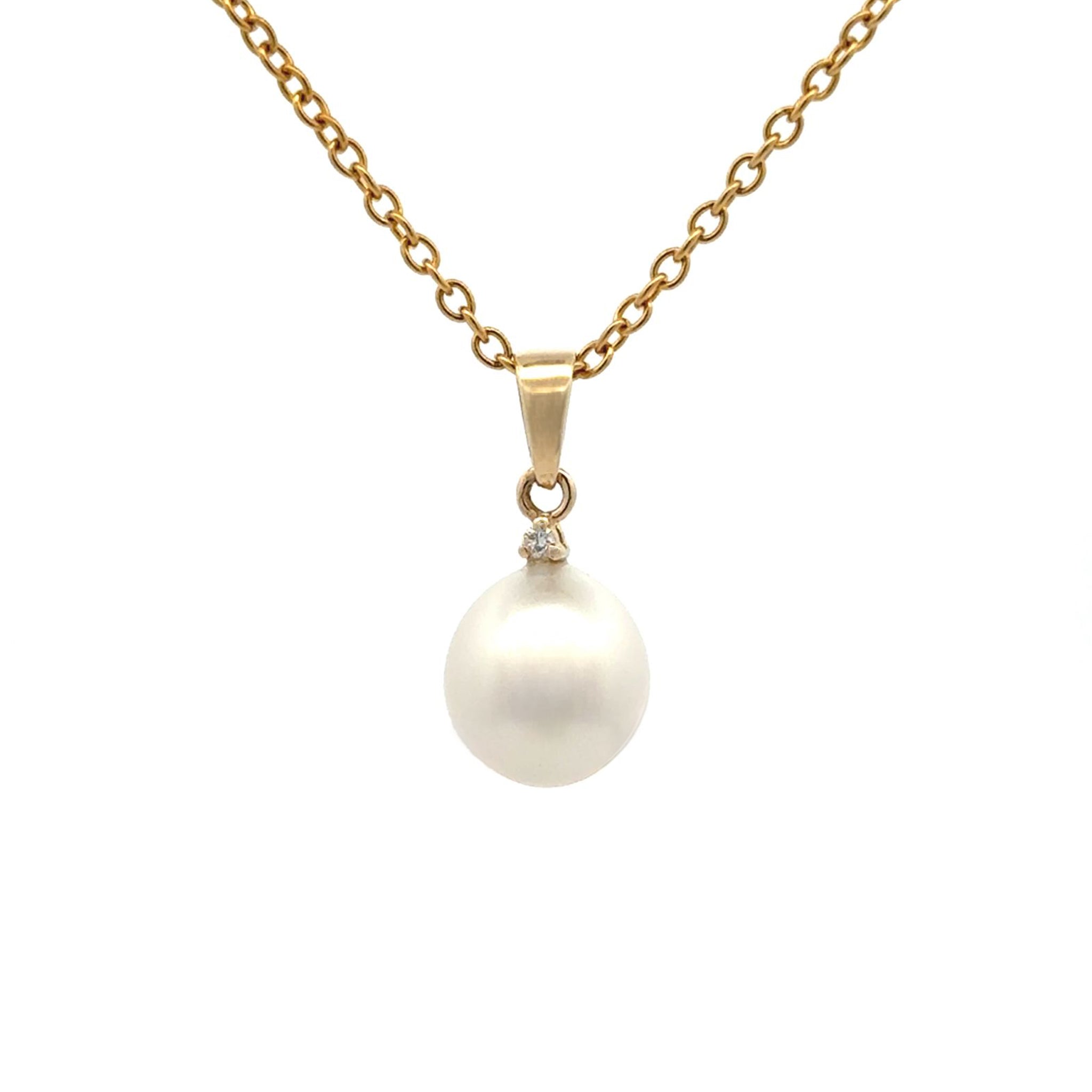 18K Yellow Gold Australian South Sea 9-10mm Cultured Pearl and Diamond Pendant