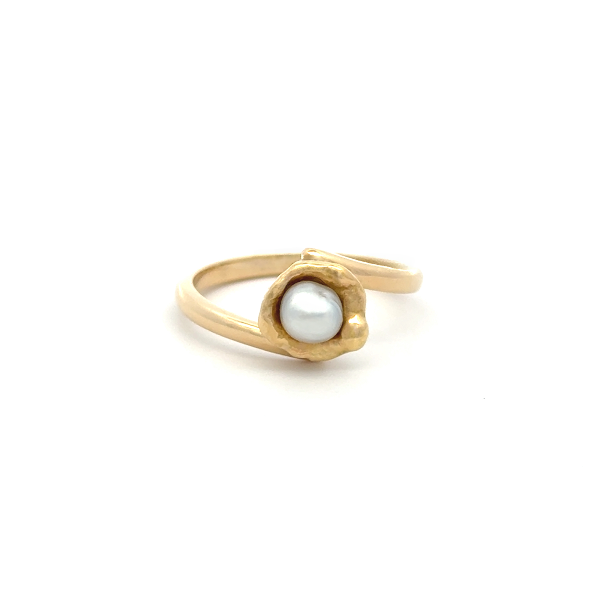 18K Yellow Gold Australian South Sea 0.14g Keshi Pearl Ring