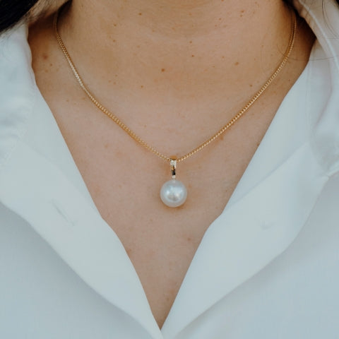 Buy 9K White Gold Pearl Pendant Necklace for Women and Girls, Cute Dainty  9ct White Gold Freshwater Pearl Necklace, Pearl Drop Pendant Necklace  Online in India - Etsy