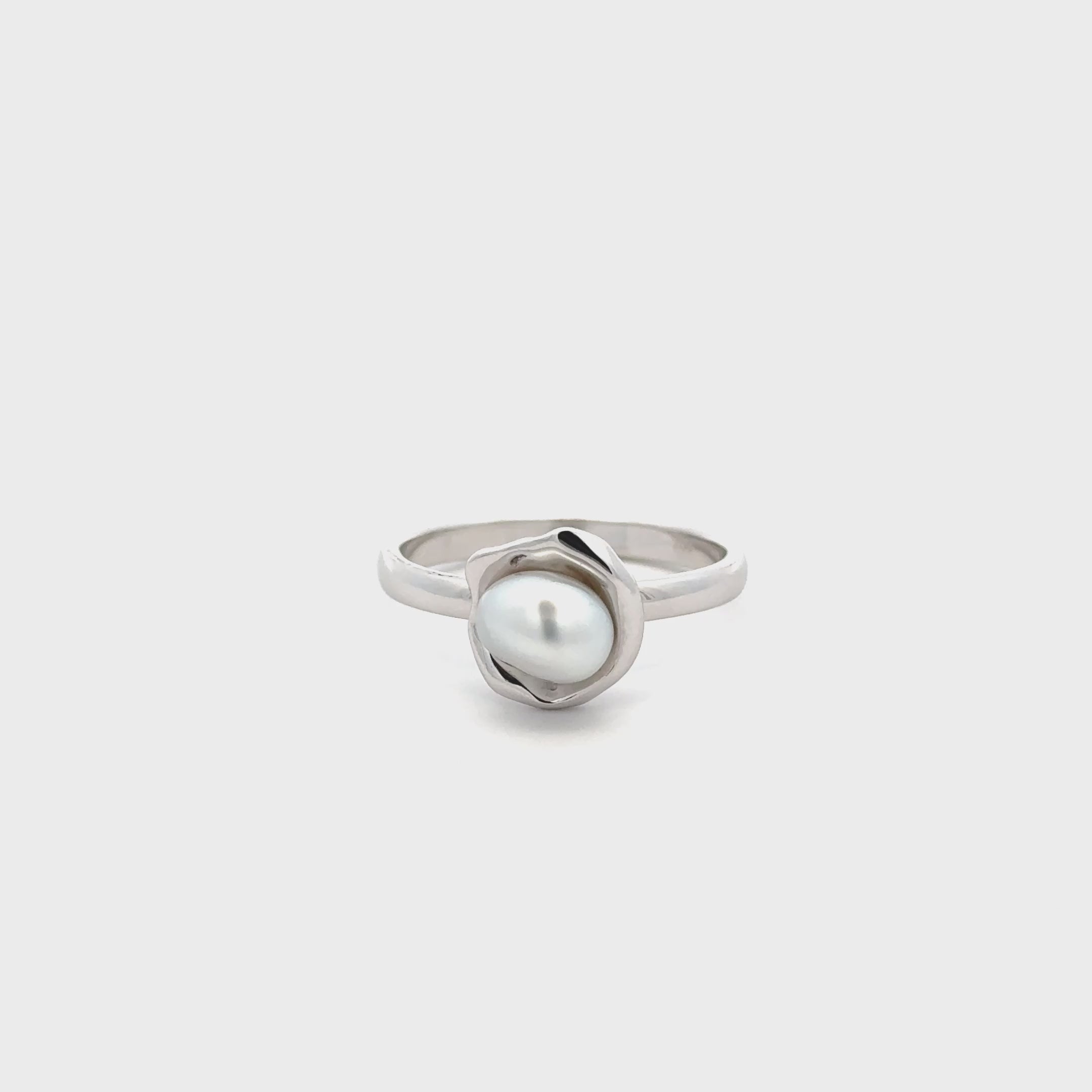 18K White Gold Australian South Sea 0.3g Keshi Pearl Ring