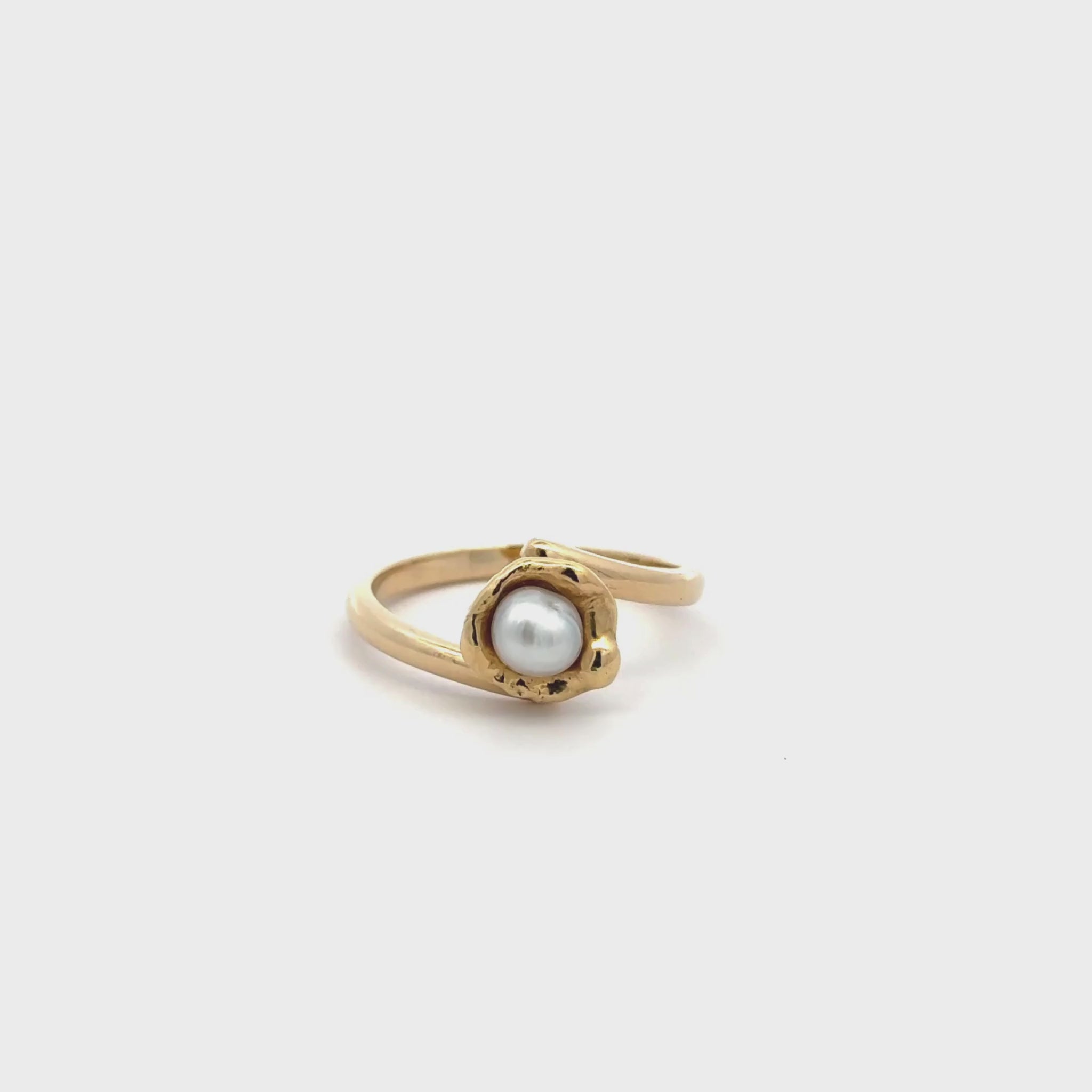 18K Yellow Gold Australian South Sea 0.14g Keshi Pearl Ring