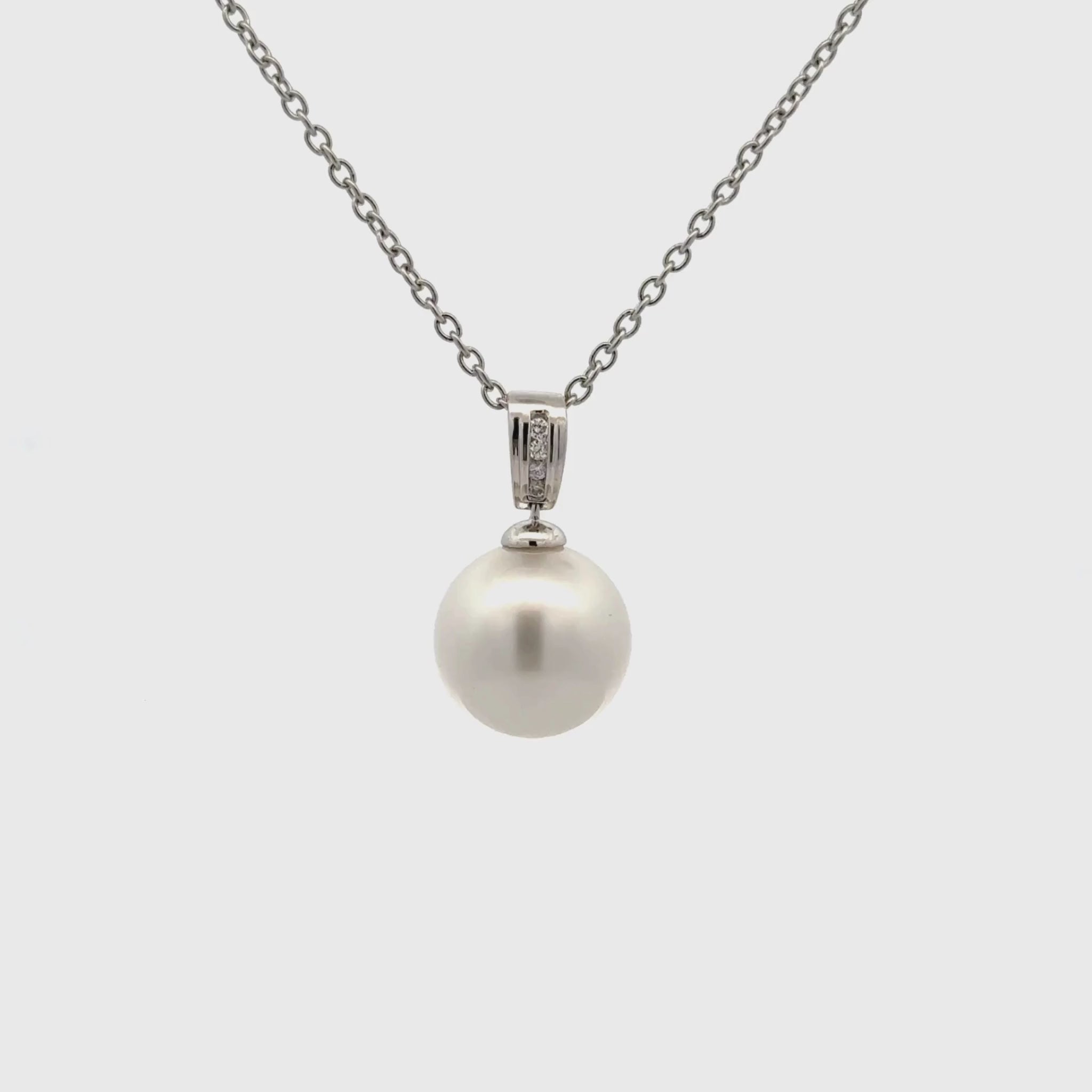 18K White Gold Australian South Sea Cultured 9-10 mm Pearl Pendant (price is for pendant only).