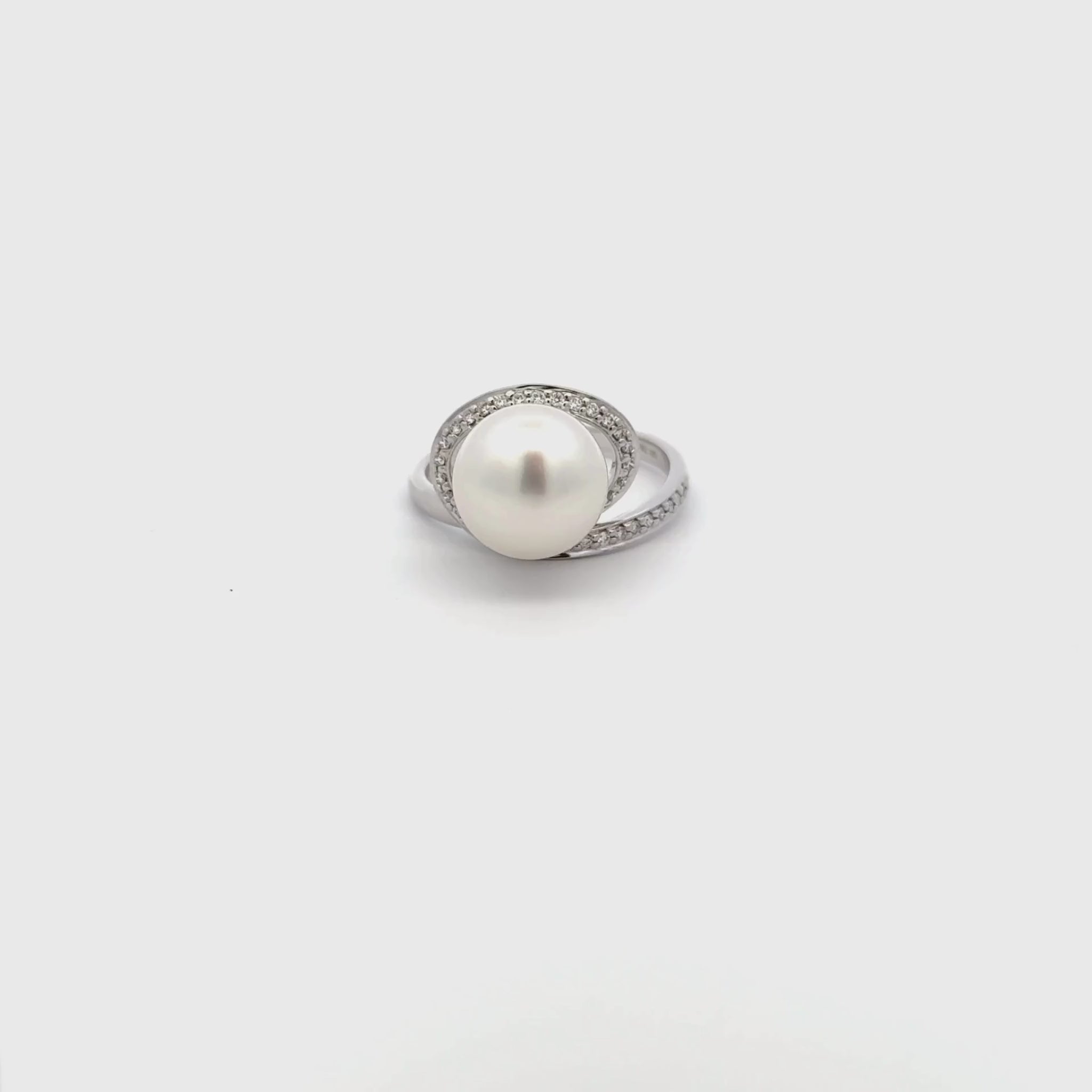 18K White Gold Australian South Sea 10-11mm Cultured Pearl Ring - Size P 3/4