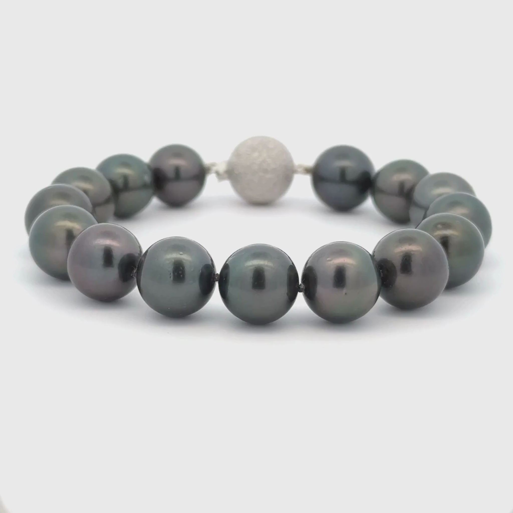 14k outlets WG Gray Pearls Bracelet